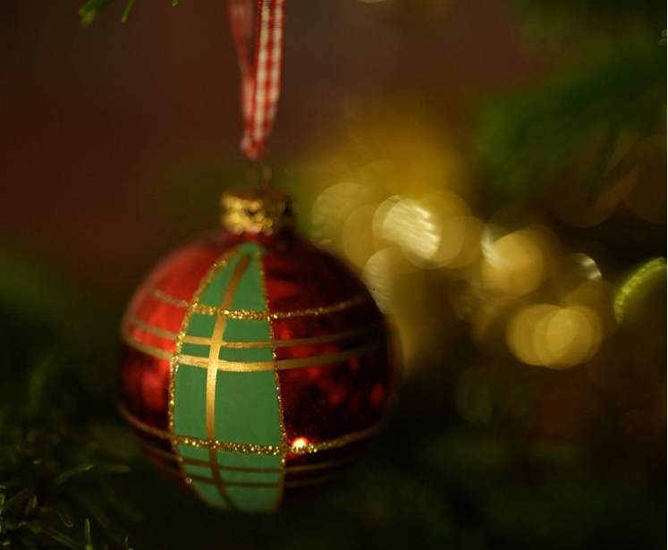Decking the Halls: Finding the Perfect Christmas Tree Size for Your 9-Foot Ceiling