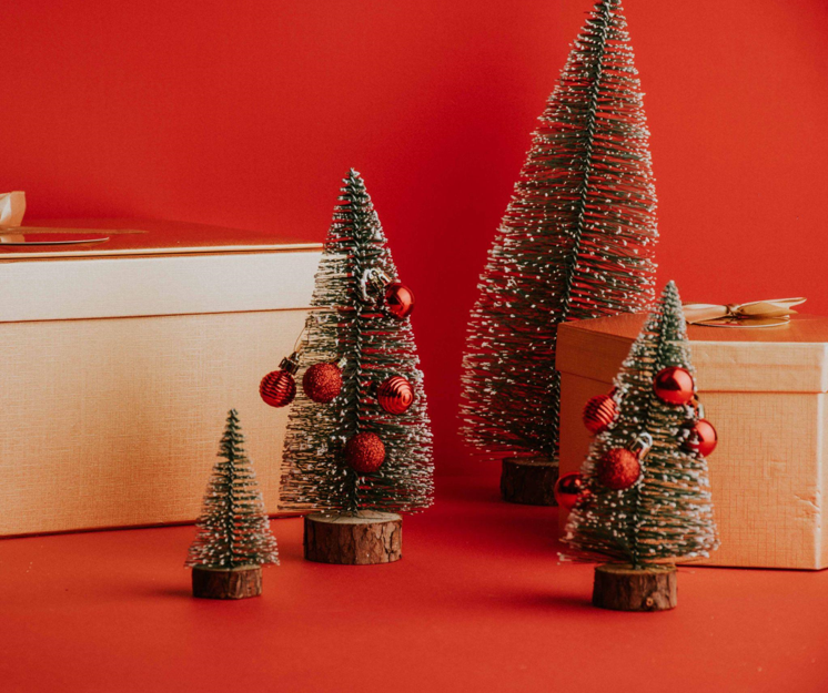 The Surprising Connection Between Unlit Artificial Christmas Trees and Your Gut Health